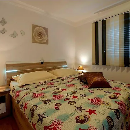 Val In Strandnaehe - Agentur Ta Leut By Interhome Apartment *