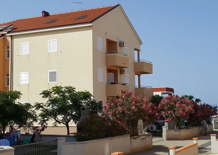 Apartment Val In Strandnaehe - Agentur Ta Leut By Interhome *