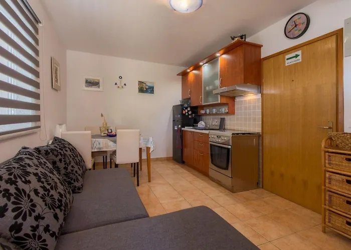 Val In Strandnaehe - Agentur Ta Leut By Interhome Apartment